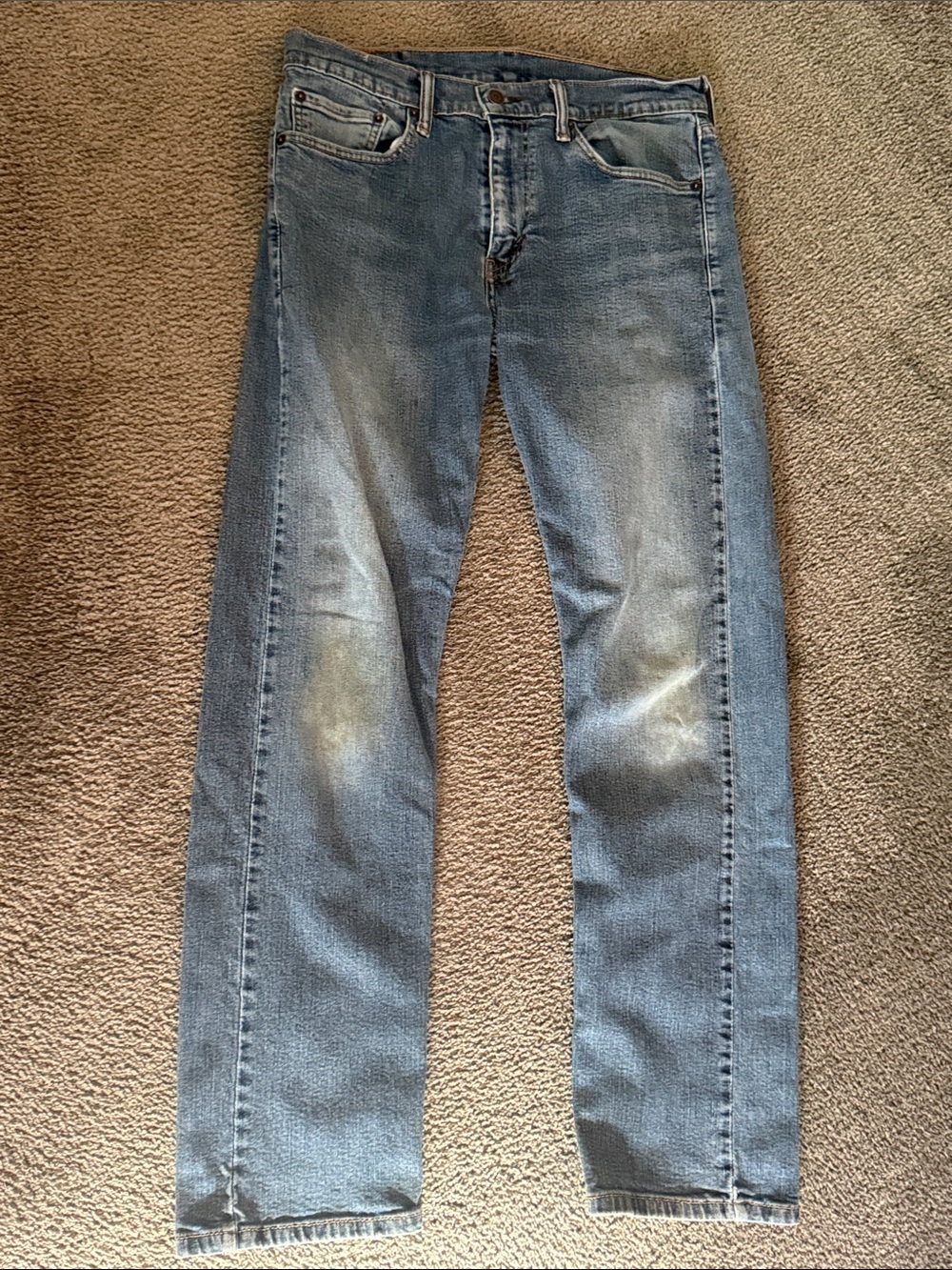 Levi's 505 Medium Blue Straight Jeans, Lightly Distressed. Red Tab. Size 32x32.